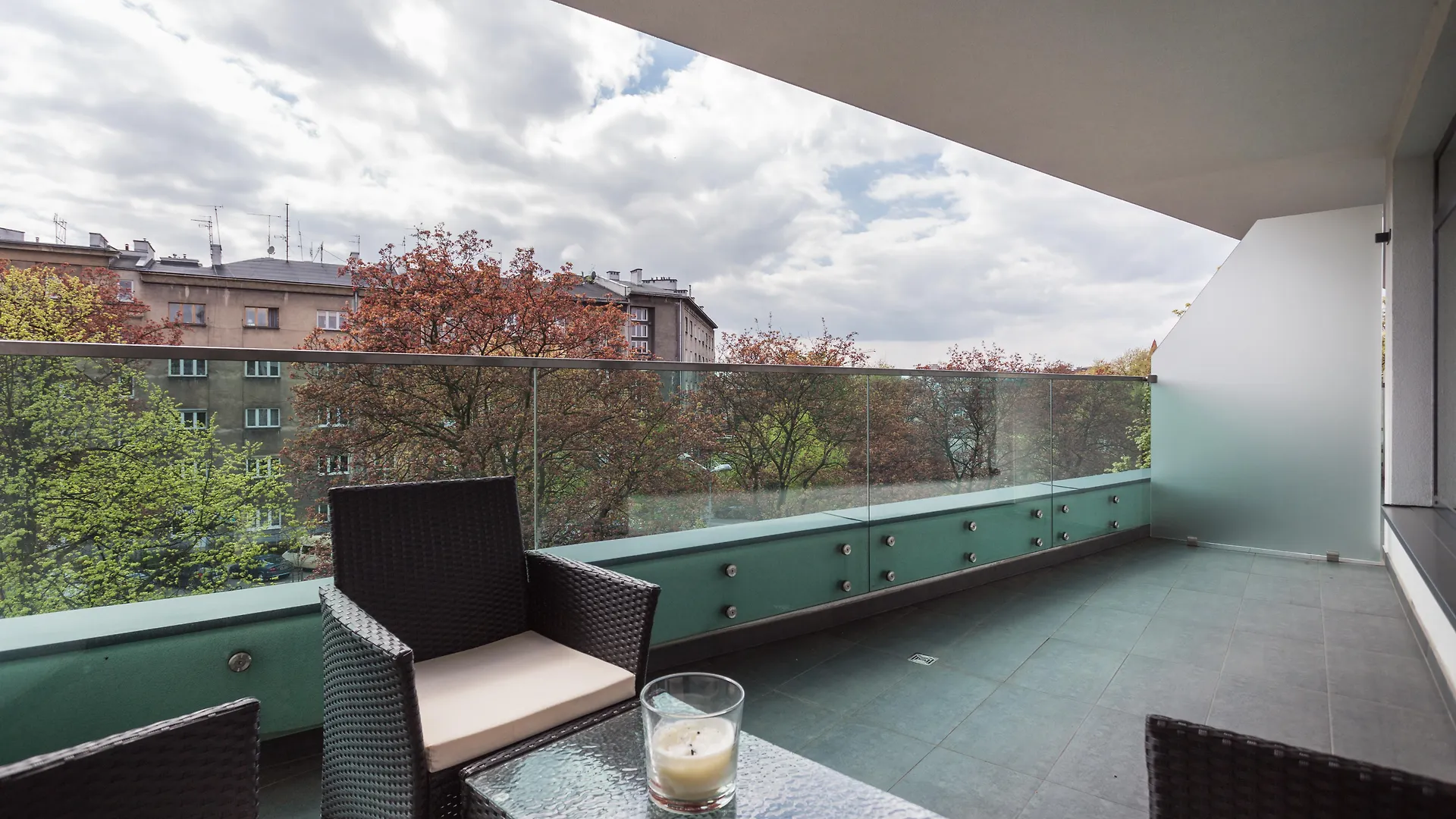 Inpoint Central Suites With Parking Available Krakow