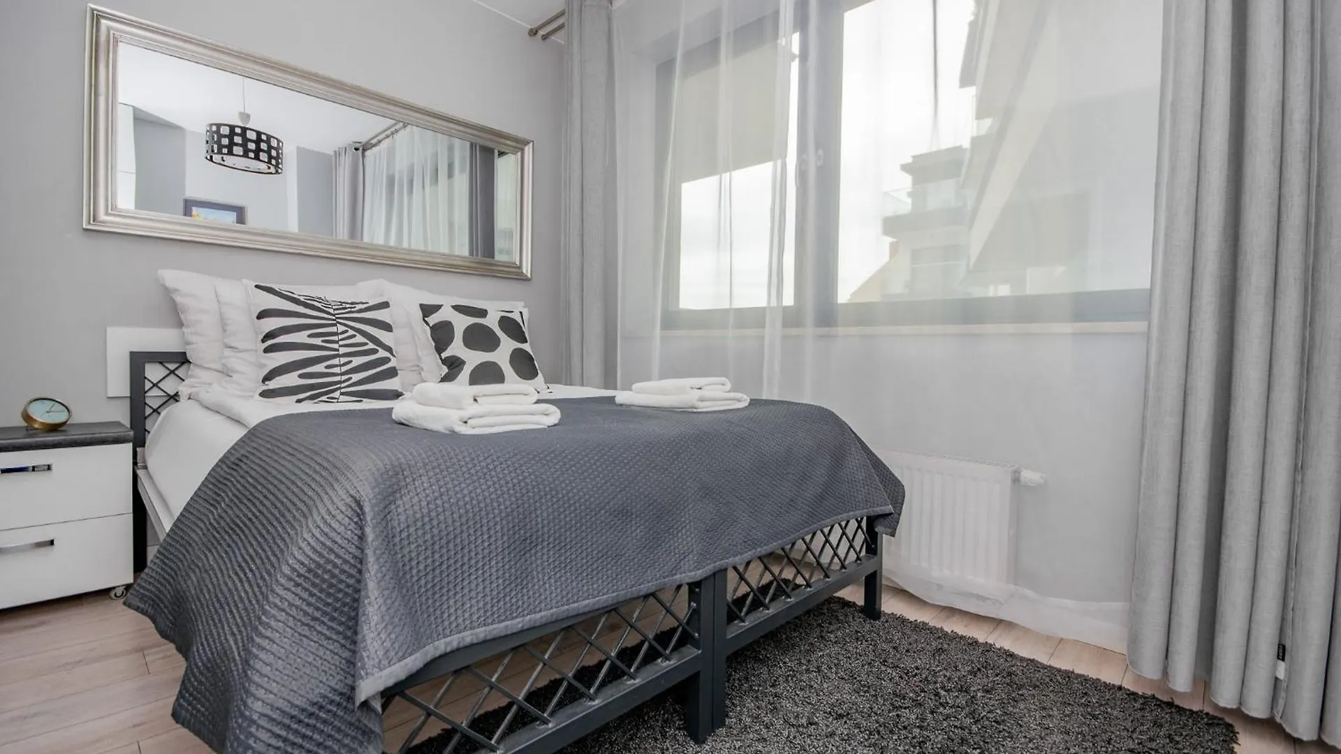 Inpoint Central Suites With Parking Available Krakau
