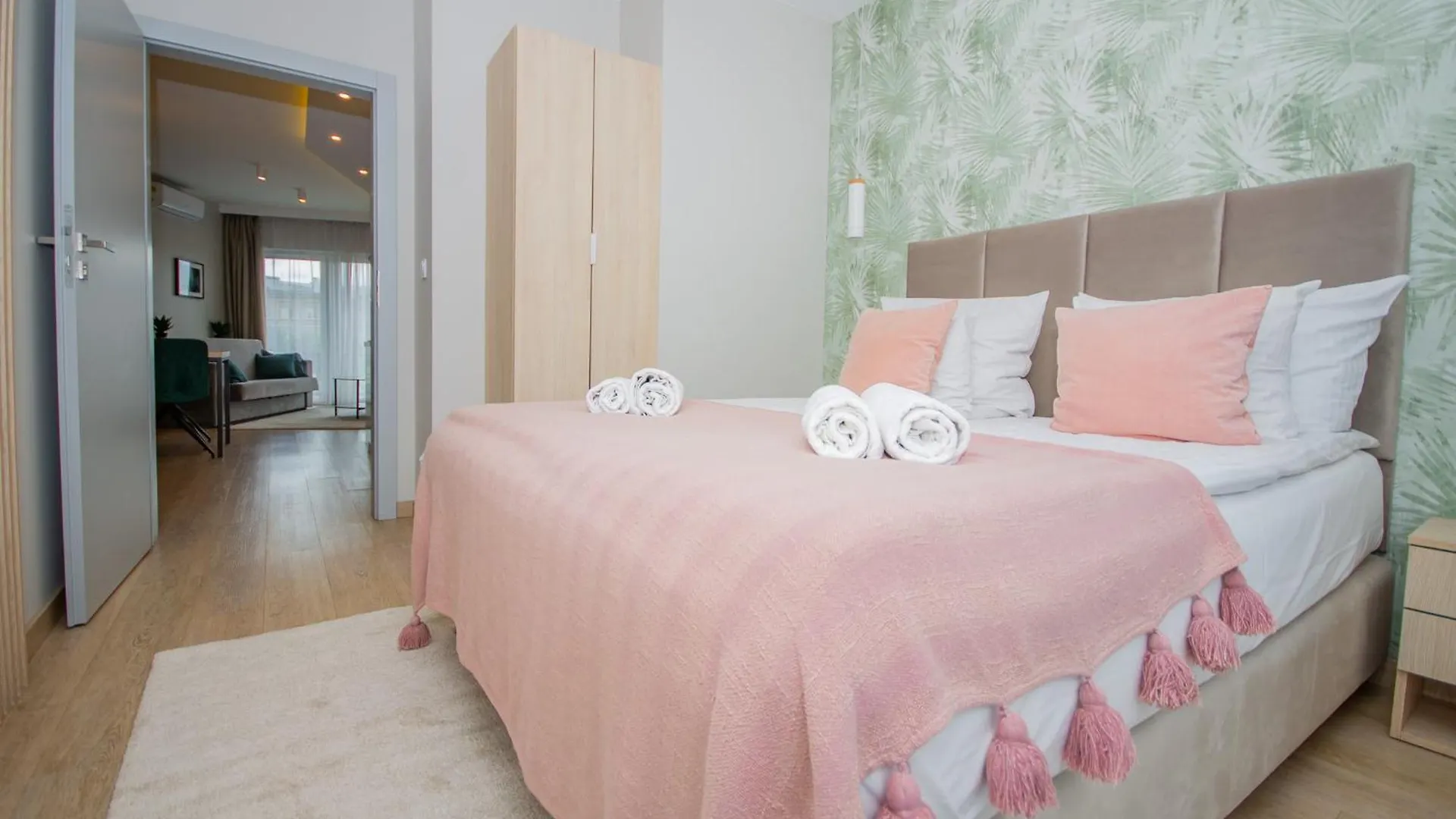 Aparthotel Inpoint Central Suites With Parking Available Krakau
