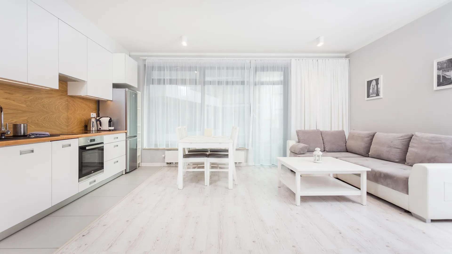 Inpoint Central Suites With Parking Available Krakau