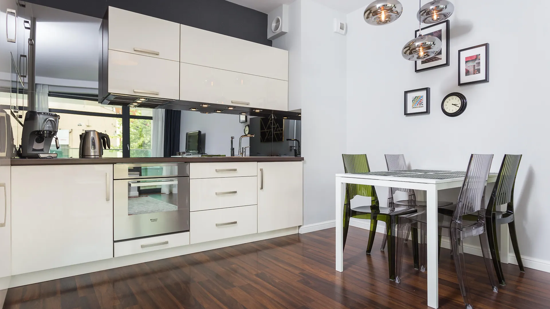 Inpoint Central Suites With Parking Available Krakau Aparthotel