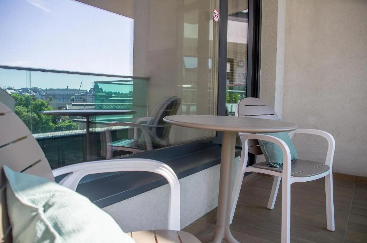 Inpoint Central Suites With Parking Available Krakau Aparthotel