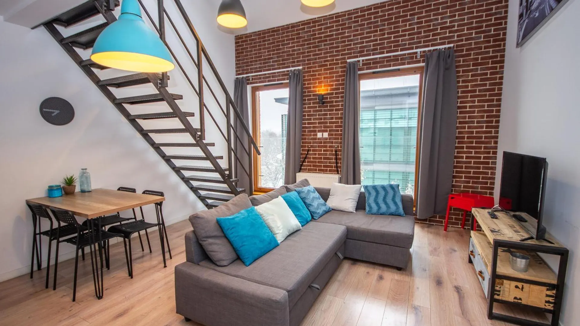 Inpoint Central Suites With Parking Available Krakau