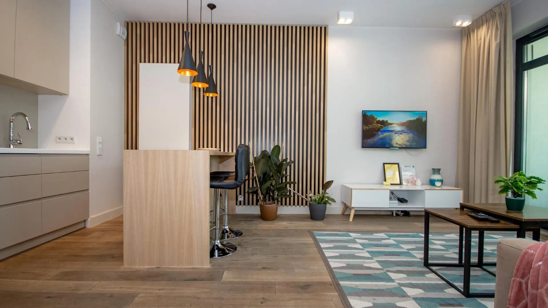Inpoint Central Suites With Parking Available Krakau