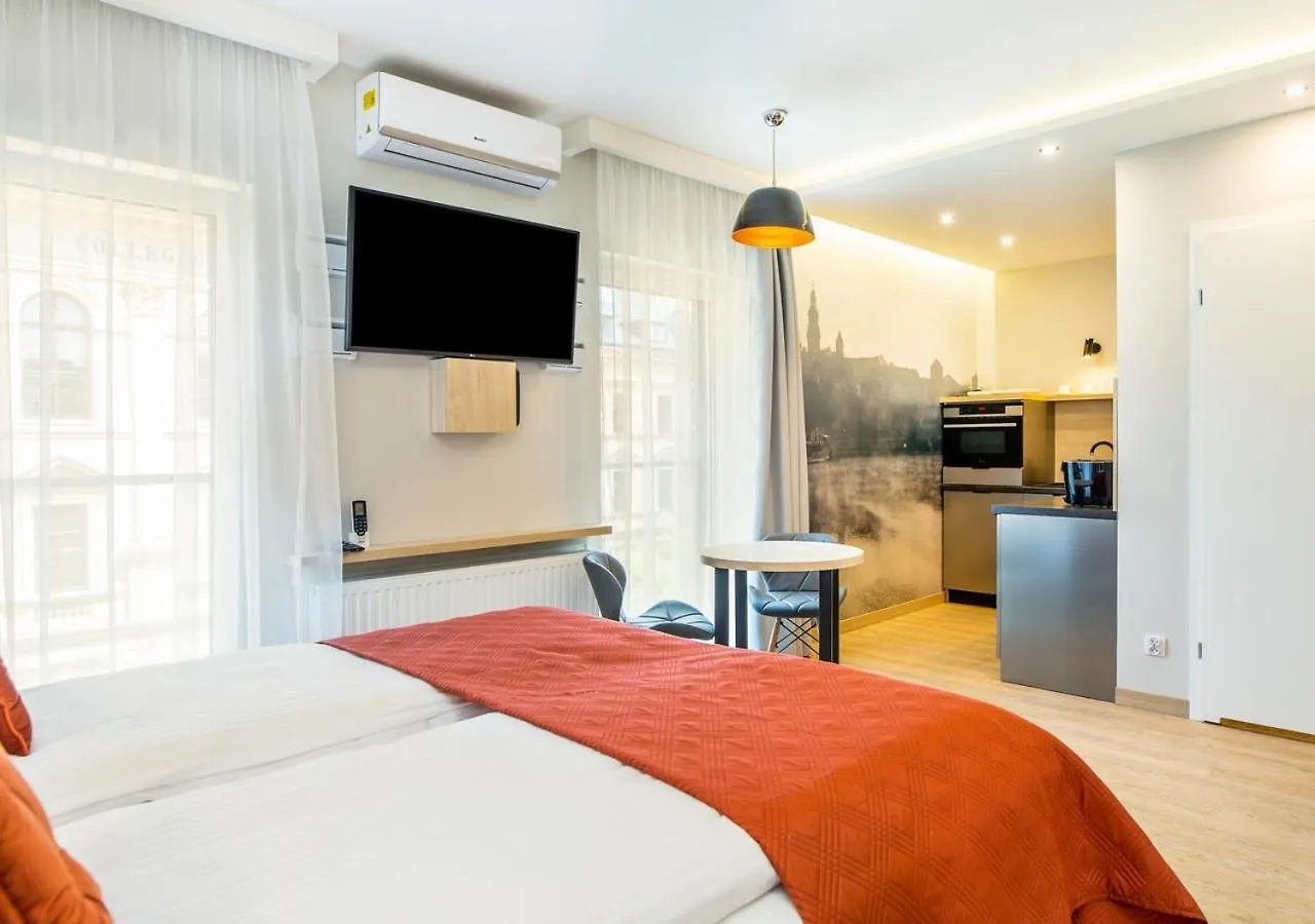 Inpoint Central Suites With Parking Available Krakau