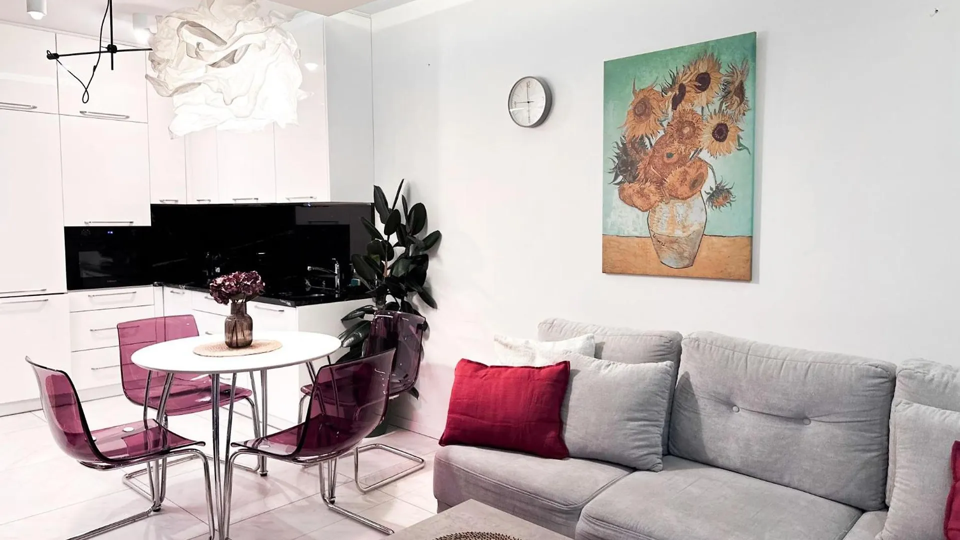 Inpoint Central Suites With Parking Available Krakau